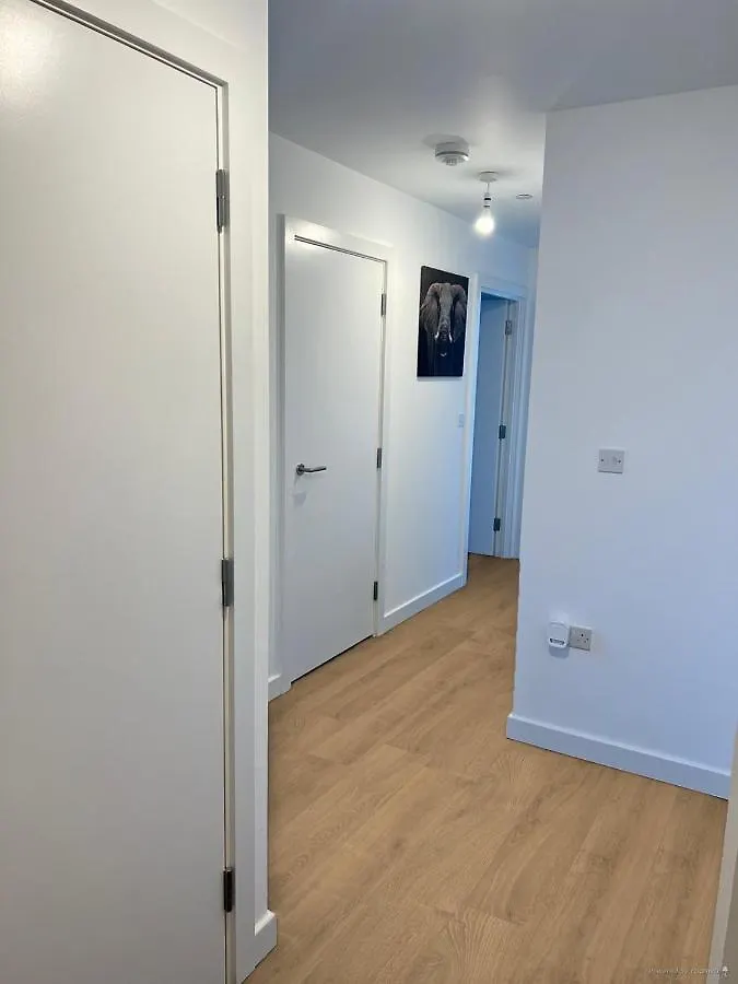 2 Bed Penthouse-Riverside View In East London Barking  0*, Barking (Greater London) United Kingdom